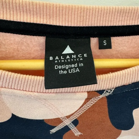 Balance Athletica Outlander Crop Sweatshirt in Desert Morning - Small - Picture 3 of 4